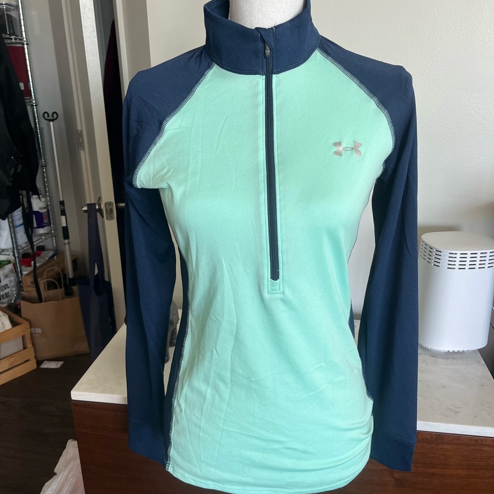 EUC Women’s Under Armour All Season Gear 1/2 Zip